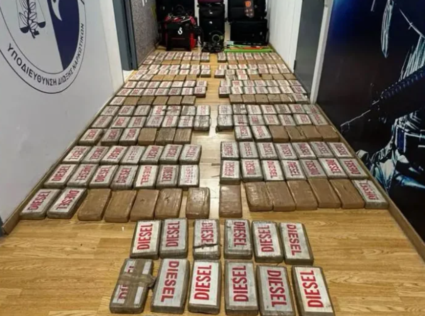 «Μπλόκο» σε φορτίο κοκαΐνης αξίας 5,5 εκατ. ευρώ στη Θεσσαλονίκη [εικόνες – βίντεο]