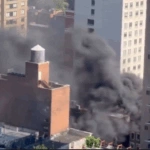 Έκρηξη στο Μανχάταν: Πυκνός καπνός «τύλιξε» τη Νέα Υόρκη – Πανικός στο κέντρο της πόλης [βίντεο]