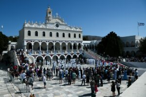 Δεκαπενταύγουστος: Από την Τήνο στη Σουμελά – Τα μεγάλα προσκυνήματα