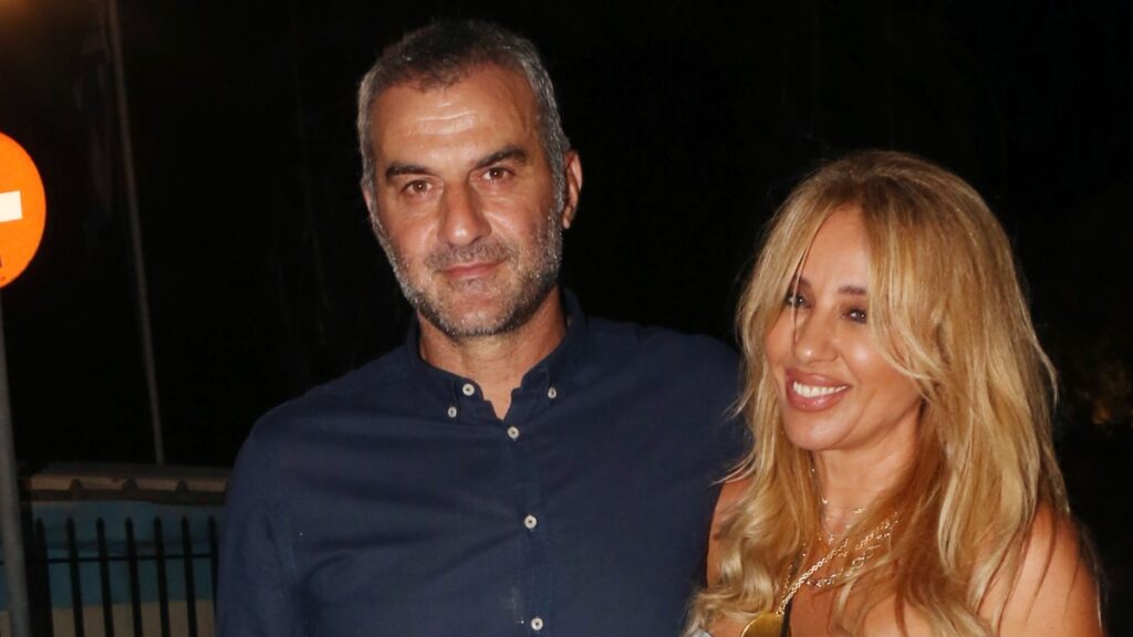 Η αποκάλυψη για Δέλλα – Μαστροκώστα: «Την πήρε στα χέρια του γιατί δεν μπορούσε να σταθεί όρθια»