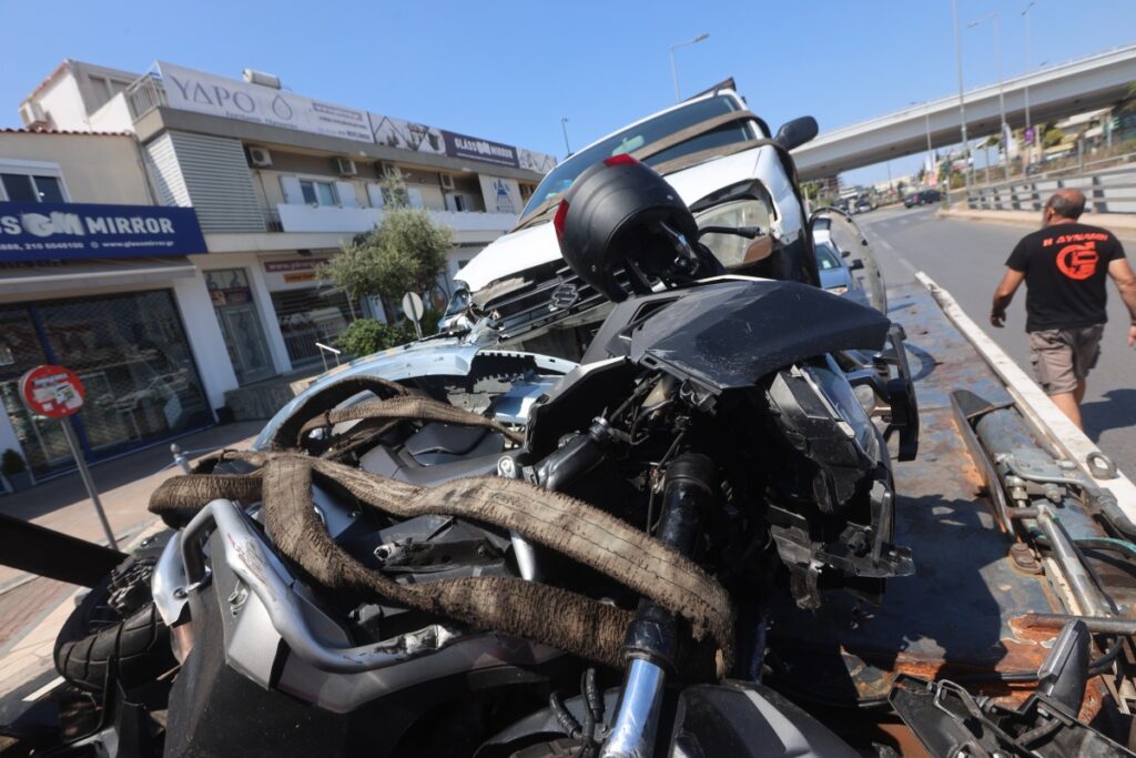 Δύο νεκροί από τροχαία μέσα σε λίγες ώρες σε Αγία Παρασκευή και Πέτρου Ράλλη [Εικόνες-Βίντεο]