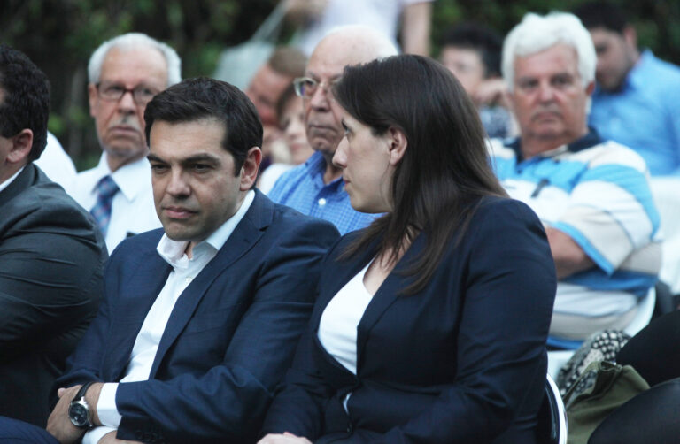 Η Κωνσταντοπούλου ξεμπροστιάζει τον Τσίπρα: «”Λαγούμι” θα λέγεται το κόμμα του, γυρίζει για τα φράγκα»