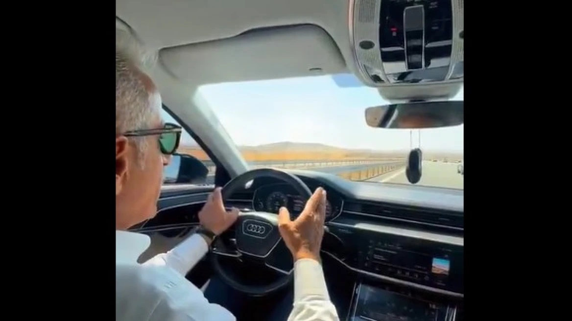 Πρόστιμο στον υπουργό Μεταφορών αφού ανήρτησε βίντεο που τον έδειχνε να τρέχει με 225 χλμ/ώρα σε αυτοκινητόδρομο