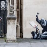 Χαμός με το νέο γκράφιτι του Banksy: Το έκανε στα Δικαστήρια του Λονδίνου