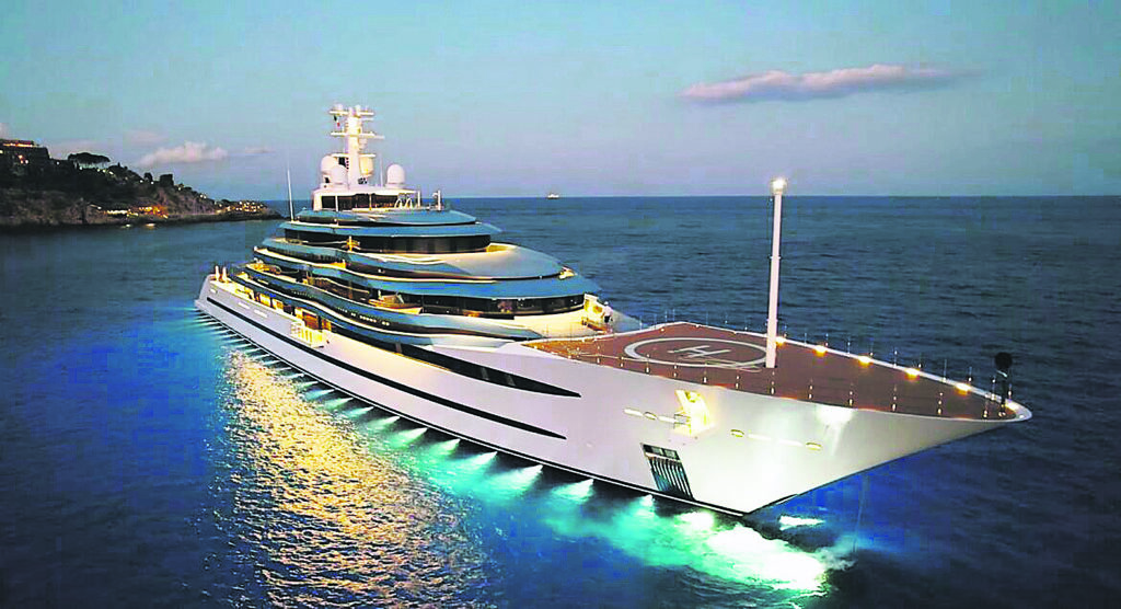 Ναυμαχία mega yachts στις ελληνικές θάλασσες – Οι Αραβες και ο Ζούκεμπεργκ