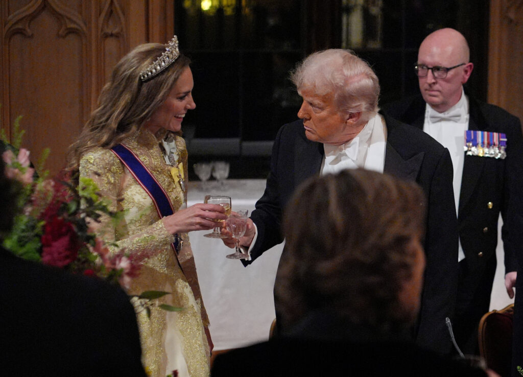 Όσα έγιναν στο κάστρο του Windsor – Οι τιάρες, η Μελάνια και ο Τραμπ που δεν πήρε τα μάτια του