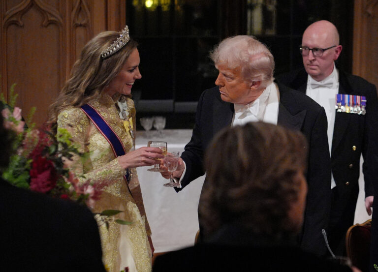 Όσα έγιναν στο κάστρο του Windsor – Οι τιάρες, η Μελάνια και ο Τραμπ που δεν πήρε τα μάτια του από την Μίντλετον