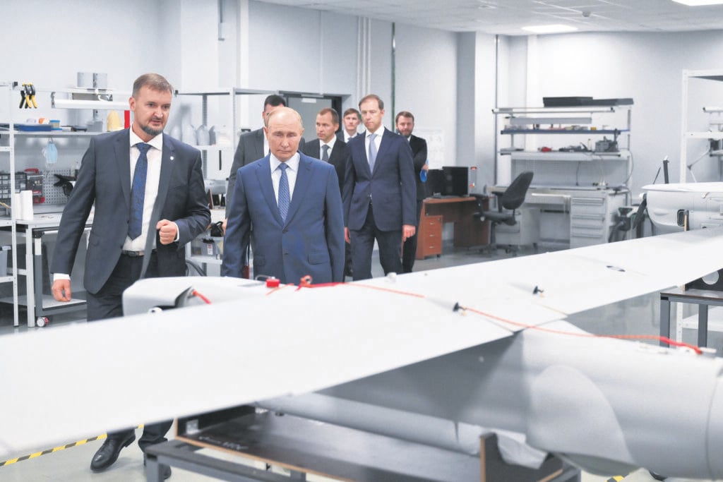ΑΝΑΛΥΣΗ: Τα επικίνδυνα παιχνίδια της Ρωσίας στα σύνορα του ΝΑΤΟ