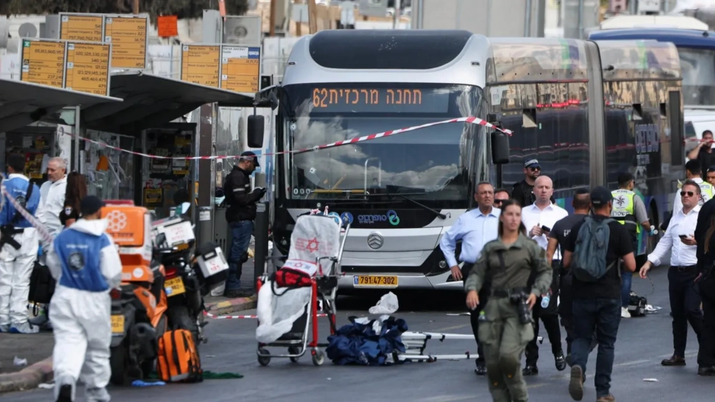 Φονικό χτύπημα στην Ιερουσαλήμ: Πέντε νεκροί από την επίθεση με πυροβολισμούς – Αρκετοί οι τραυματίες