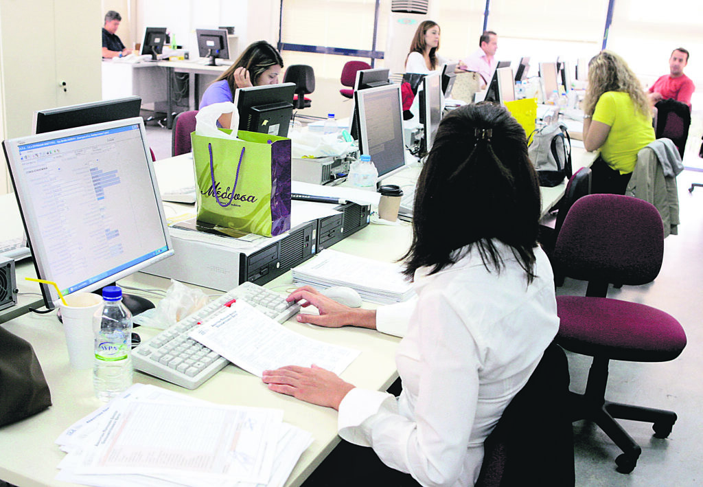 Μέτρα ΔΕΘ: Τι αύξηση θα πάρουν οι δημόσιοι υπάλληλοι από 1η Ιανουαρίου [αναλυτικοί πίνακες]