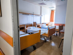 Συνελήφθη διευθυντής ενός από τα μεγαλύτερα δημόσια νοσοκομεία της Ελλάδας για φακελάκι.