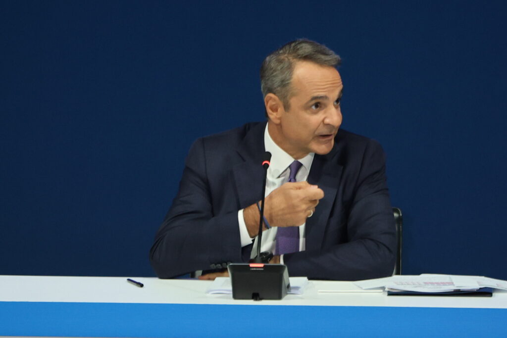 Δημοσκόπηση GPO: Άνοδος στα ποσοστά της ΝΔ μετά τα μέτρα της ΔΕΘ – Πού κινούνται τα υπόλοιπα κόμματα