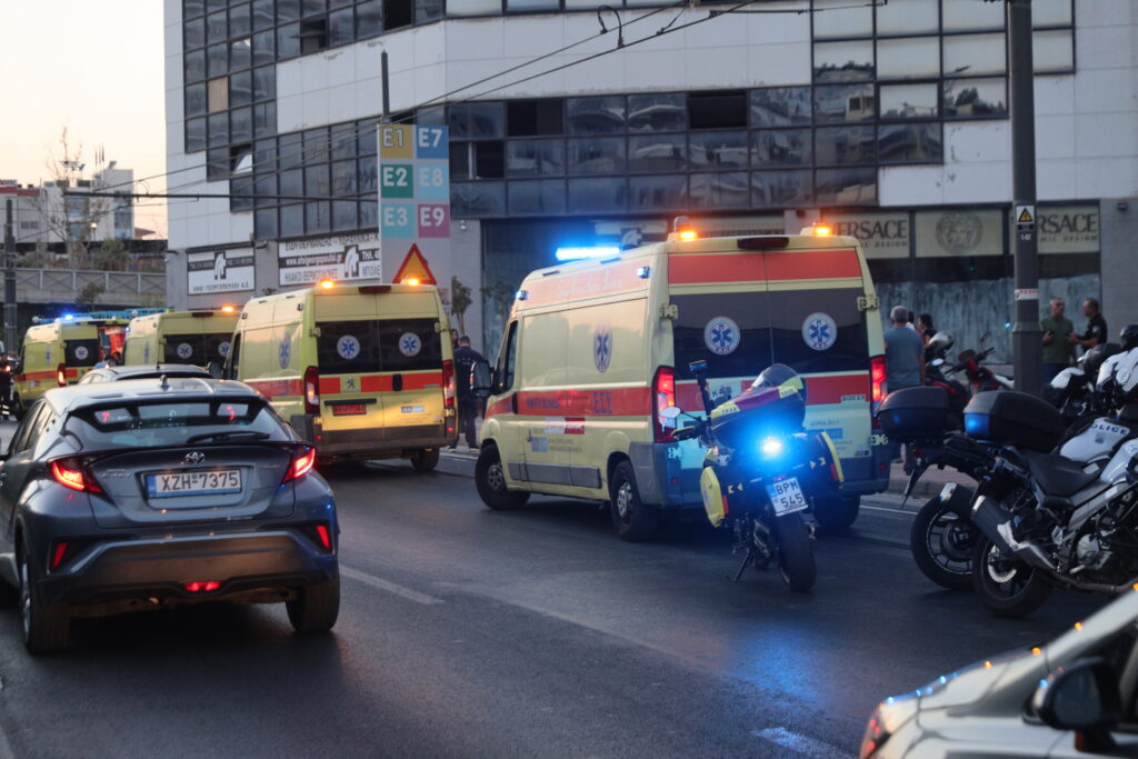Τροχαίο Τραμ και λεωφορείου στον Πειραιά: 23 τραυματίες στο νοσοκομείο – Ένα ανήλικο παιδί ανά