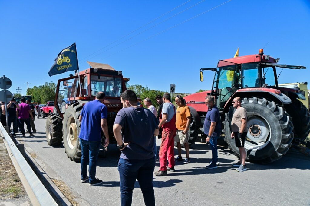 Οδοφράγματα στα Μάλγαρα από αγρότες – Προβλήματα στην κυκλοφορία και αντιδράσεις οδηγών