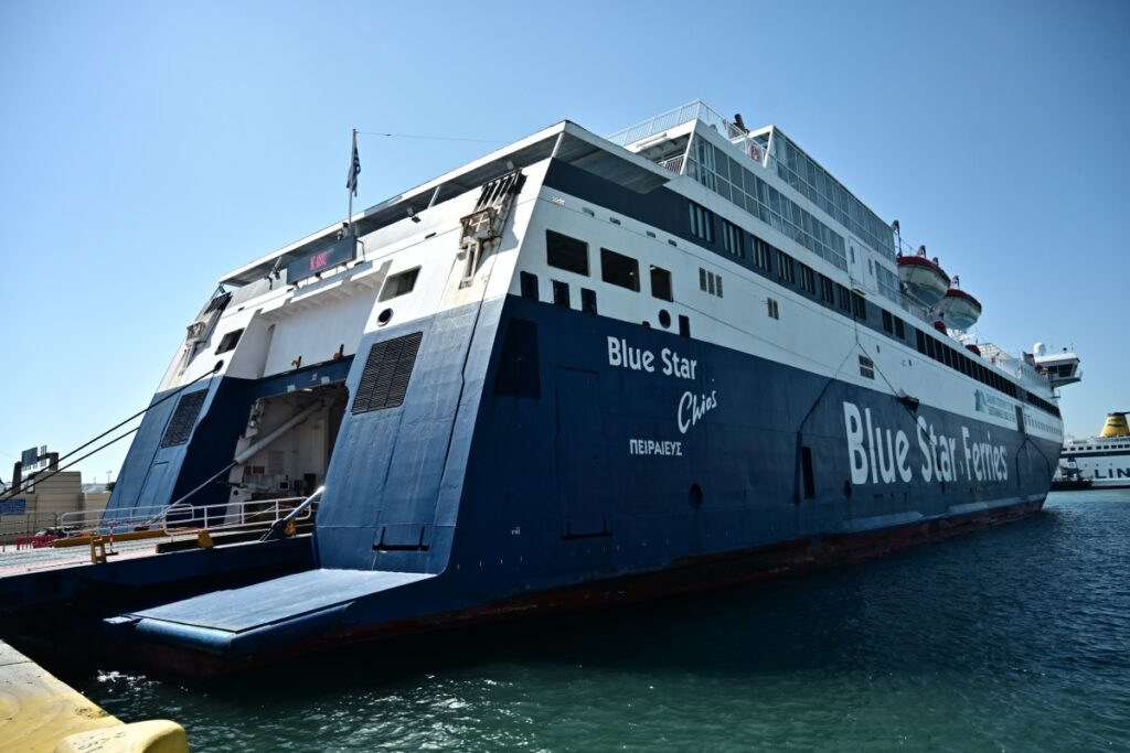 Blue Star Chios: Προσωρινά ελεύθεροι ο πλοίαρχος και ο Α’ μηχανικός που συνελήφθησαν για τον θ