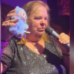 Έφη Θώδη: Η αποθεωτική εμφάνιση στη Μύκονο με Labubu και “Eye of the Tiger”