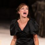 Θρήνος για την Έμιλυ Κολιανδρή: Πέθανε η μητέρα της – Η ανακοίνωση για την κηδεία