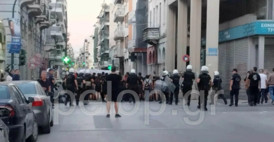 Πάτρα: Επεισόδια στη συγκέντρωση για τα 12 χρόνια από τη δολοφονία του Παύλου Φύσσα [εικόνες – βίντεο]