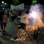 Σύνταγμα: Πέντε συλλήψεις για τα επεισόδια στην συγκέντρωση για τα Τέμπη 