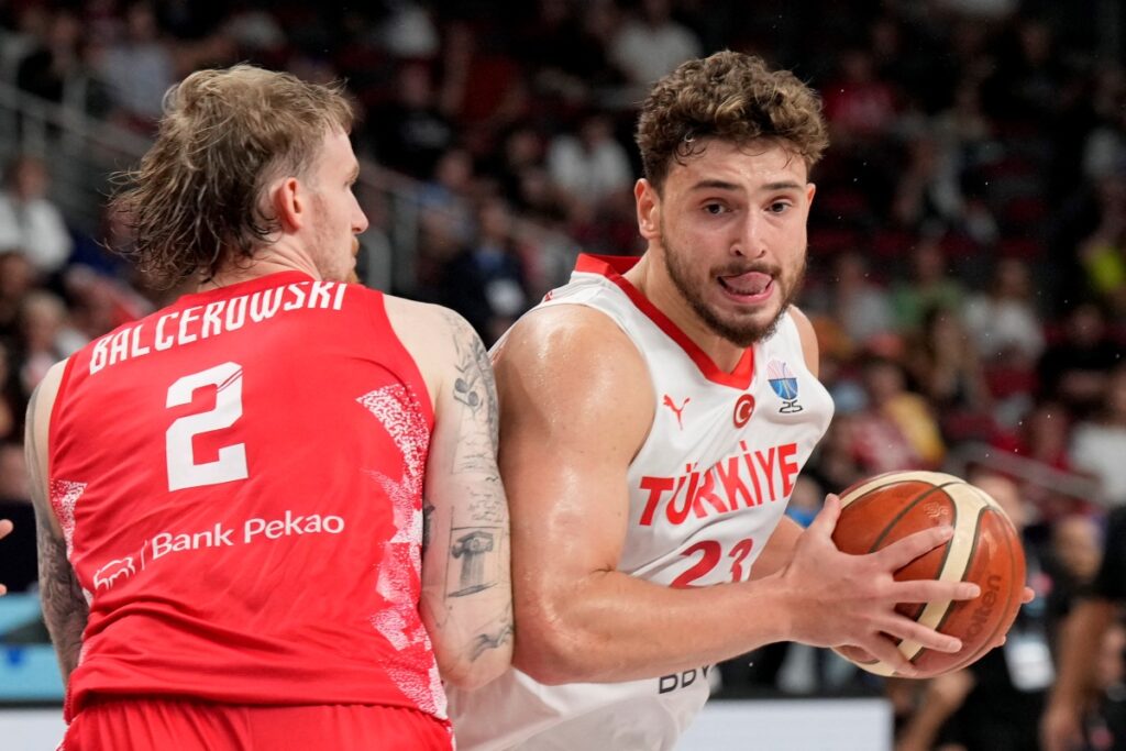 EuroBasket 2025: Στους «4» η Τουρκία – Υπέταξε με 91-77 την Πολωνία και τώρα… Ελλάδα ή Λ
