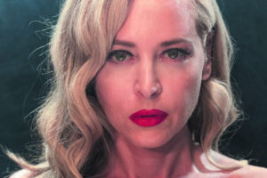 Η Φαίη Ξυλά ζητά λίγο καλοκαίρι ακόμα και εντυπωσιάζει με μαγιό