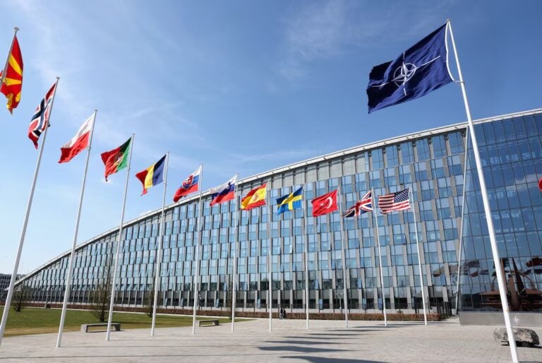 ΝΑΤΟ: Προειδοποιεί τη Ρωσία για τις παραβιάσεις του εναέριου χώρου