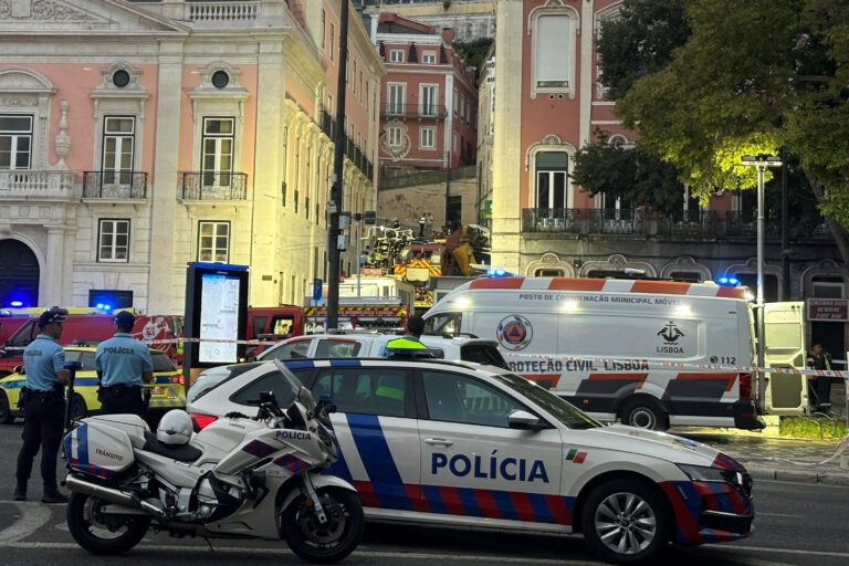 Λισαβόνα: Εθνικό πένθος μετά το τραγικό δυστύχημα με το τελεφερίκ Γκλόρια -Τουλάχιστον 15 οι νεκροί