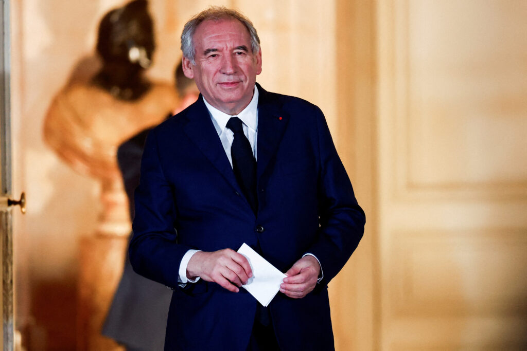 Γαλλία: Στο Μέγαρο των Ηλυσίων ο Φρανσουά Μπαϊρού – Υποβάλει την παραίτησή του στον Μακρόν