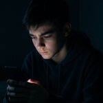 Ενας στους έξι εφήβους στην Ελλάδα έχει αυτοτραυματιστεί