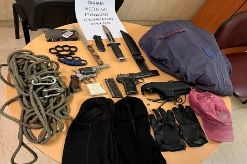 Κυψέλη: «Χειροπέδες» σε 59χρονο που πυροβόλησε υπάλληλο καθαριότητας