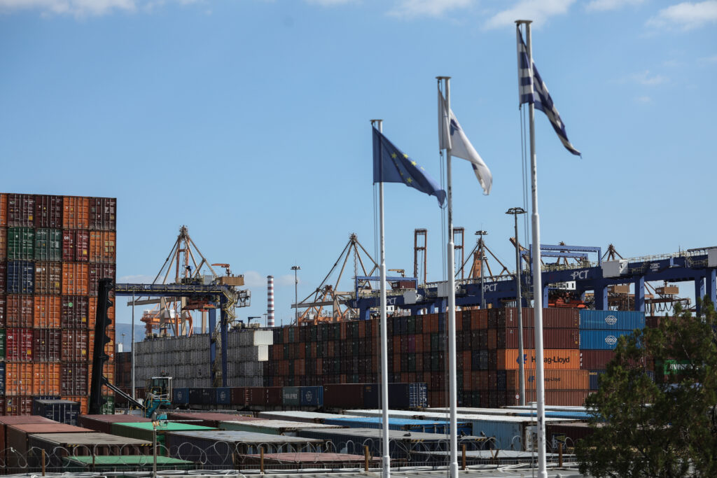 Επιχείρηση «Καλυψώ»: Πάνω από 2.400 κοντέινερ κατασχέθηκαν στο λιμάνι του Πειραιά – Κατηγορίες