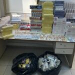 Θεσσαλονίκη: Συνελήφθη 54χρονος – Εντοπίστηκε στο σπίτι του πάνω από 2.800 λαθραία πακέτα τσιγάρα και 18 κιλά καπνό