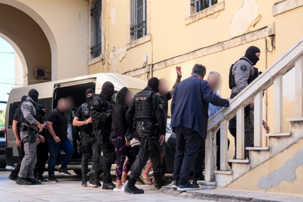 Μαφία στην Κρήτη: Προφυλακίστηκαν τρεις για την εγκληματική οργάνωση – Συνεχίζονται οι απολογίες