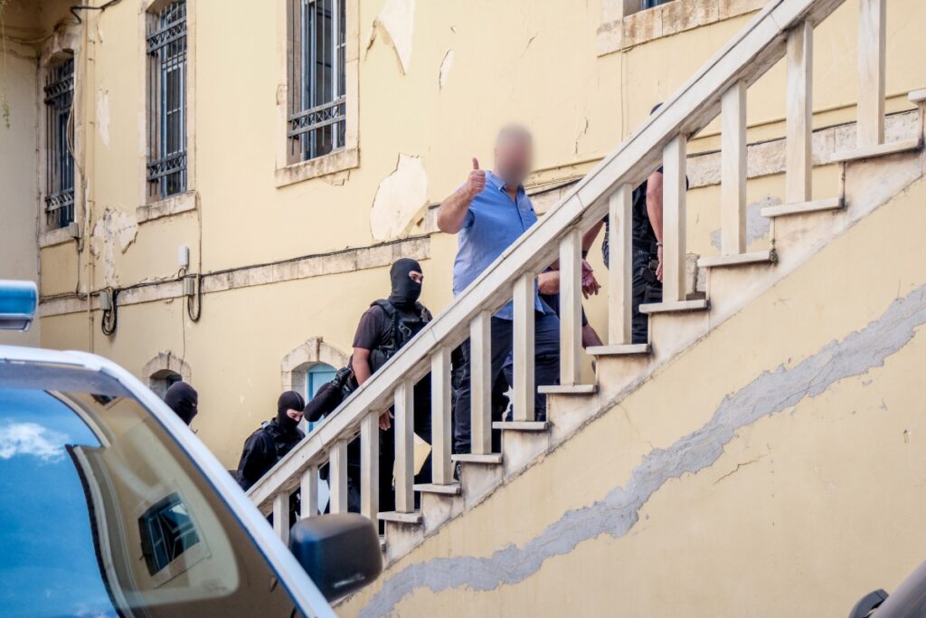 Μαφία στην Κρήτη: Στη φυλακή τα δύο αδέρφια-αρχηγοί μετά τις απολογίες τους [Βίντεο]