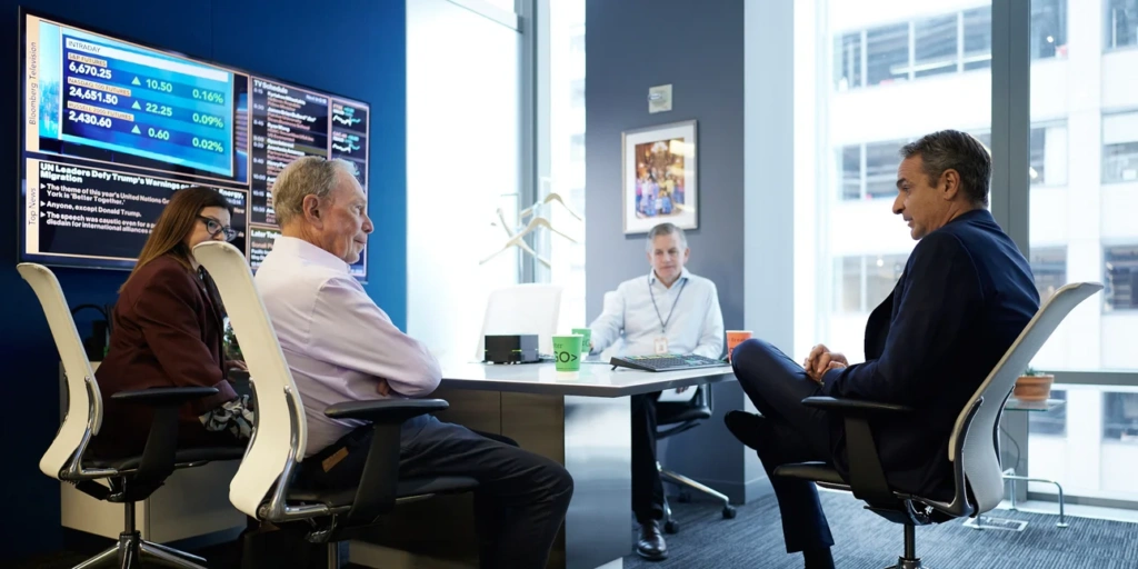 Μητσοτάκης στο Bloomberg: Στόχος να αυξηθούν οι μισθοί – Μπορούμε να να έχουμε μία τρίτη θητεία ως αυτοδύναμη κυβέρνηση
