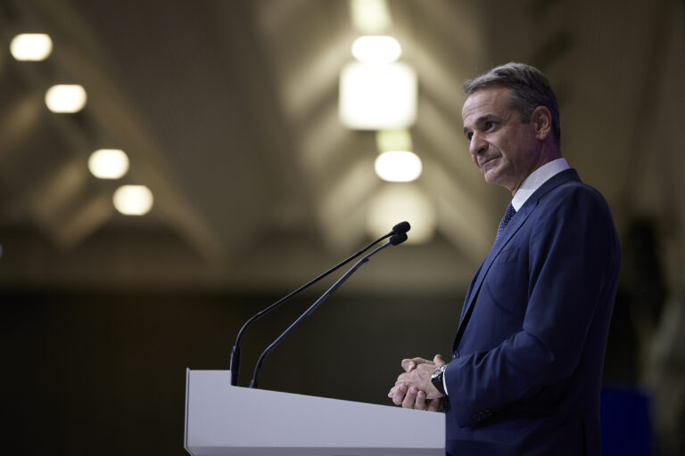 Κυριάκος Μητσοτάκης: Οι 251 «απάτητες» παραλίες και οι… πυρκαγιές από το διάστημα στην ανασκόπηση του Πρωθυπουργού – Το μήνυμα για τη Γιορτή της Μητέρας