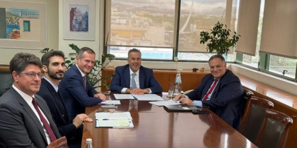 ΥΠΕΝ: Προχωρά η ηλεκτρική διασύνδεση Ελλάδας και Αιγύπτου – Υπεγράφη Μνημόνιο Κατανόησης μεταξ