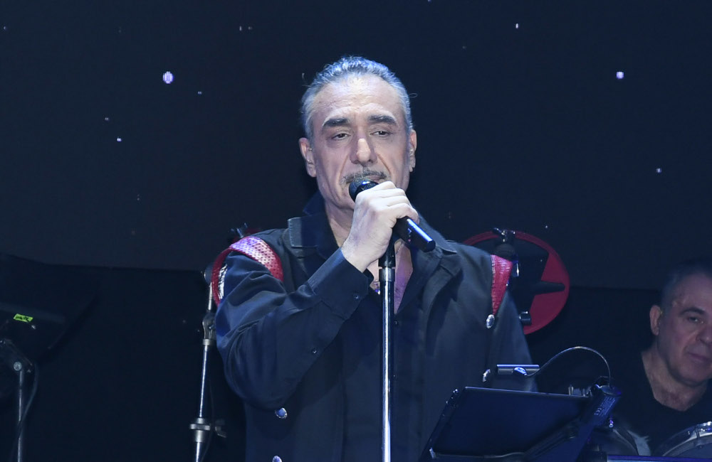 Νότης Σφακιανάκης: Δύσκολες ώρες για τον τραγουδιστή – Το πρόβλημα υγείας της γυναίκας του