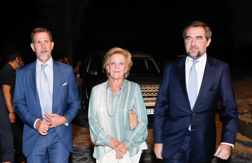 Η Άννα Μαρία με τον Παύλο και τον Νικόλαο Ντε Γκρες – Η σπάνια εμφάνιση
