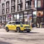 Το φθηνότερο 5-θυρο MINI έχει 156 ίππους και τιμή 26.950 ευρώ – Δες τον εξοπλισμό