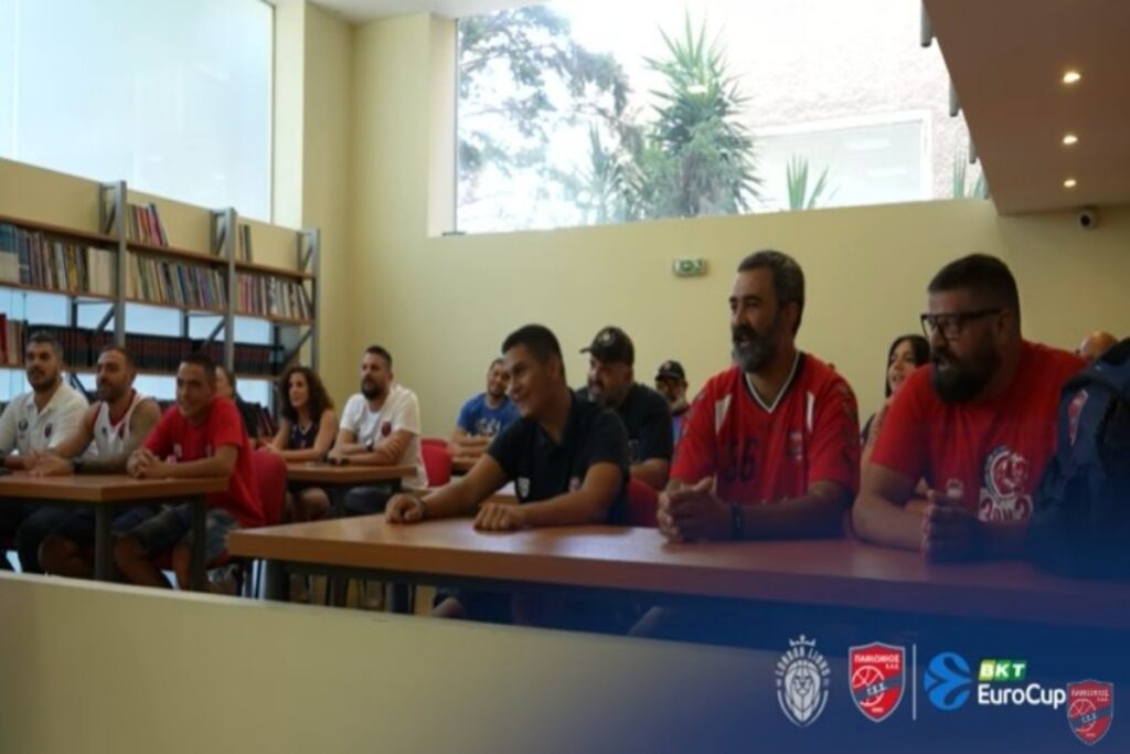 Πανιώνιος: Οπαδοί κάθονται στο θρανίο και να μαθαίνουν τα συνθήματα σε ξένες γλώσσες – Δείτε τ