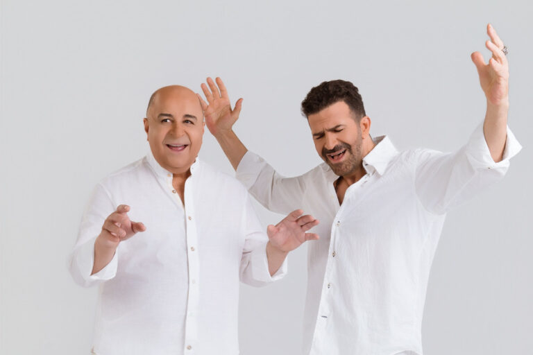 «Όλη η Ελλάδα μια αγκαλιά»: Ο Μάρκος Σεφερλής υποδέχεται τον Ηλία Παλιουδάκη στο Δελφινάριο