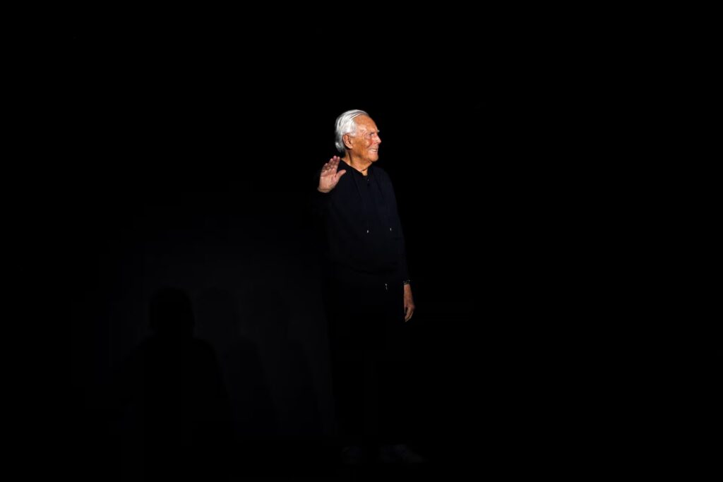 Τζόρτζιο Αρμάνι: Όλα έτοιμα για την ταφή του θρυλικού σχεδιαστή – Ιδιωτική η τελετή – Θα ταφεί δίπλα στους γονείς και τον αδερφό του