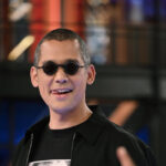 Ο Σωτήρης Κοντιζάς όπως δεν τον έχετε ξαναδεί – Χορεύει σε γάμο