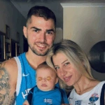 Βασίλης Τολιόπουλος: Στιγμές συγκίνησης με τον νεογέννητο γιο του και το χάλκινο μετάλλιο του Eurobasket 2025