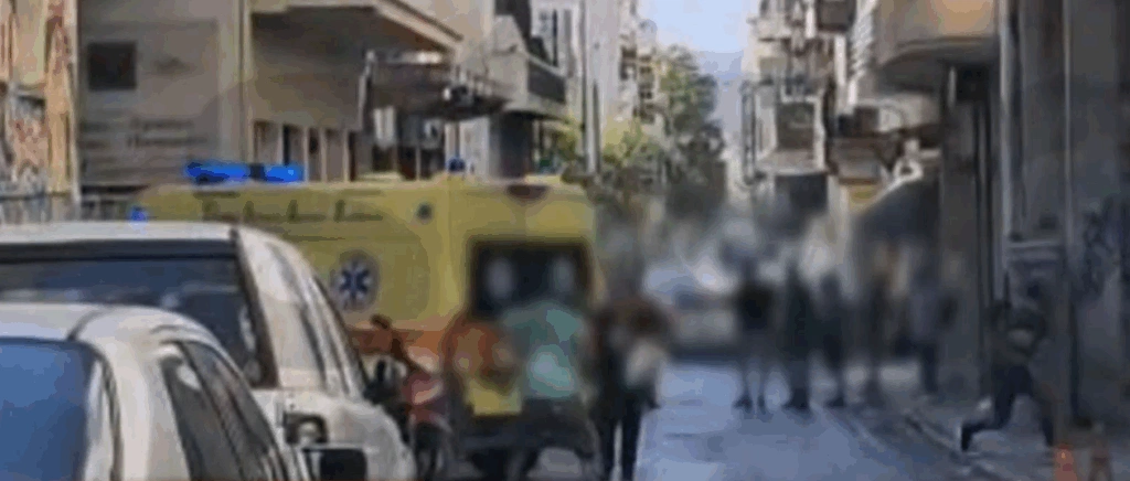 Επίθεση με μαχαίρι στο κέντρο της Αθήνας – Αιματηρή συμπλοκή στην οδό Καποδιστρίου [βίντεο]