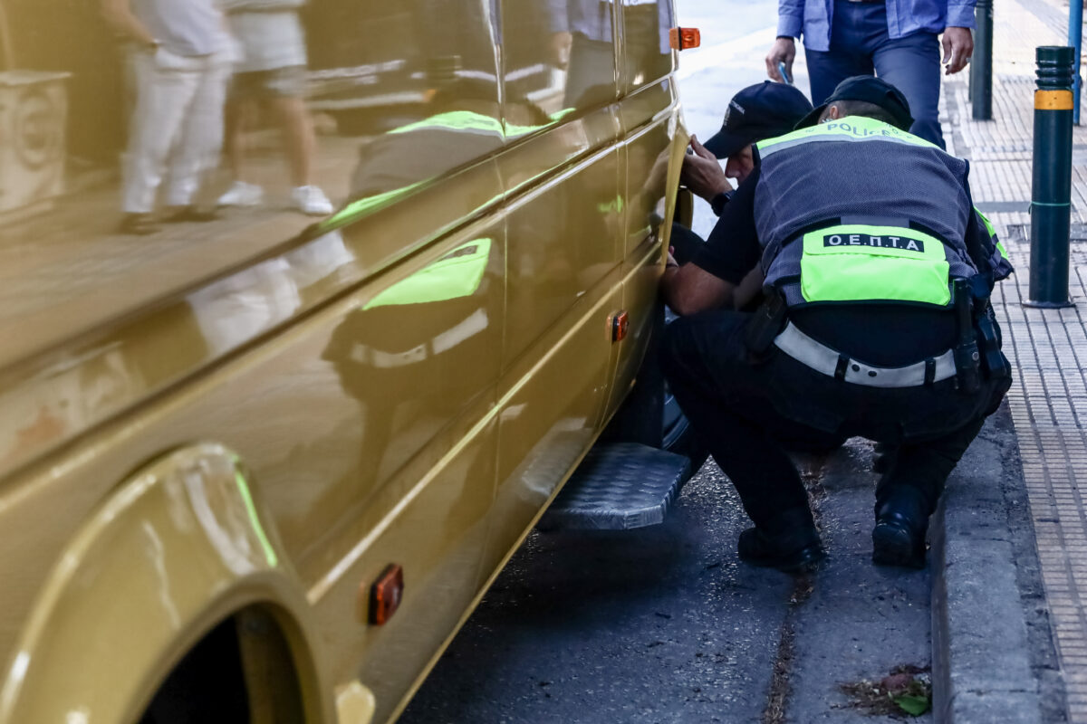 Από τα ξημερώματα οι έλεγχοι σε σχολικά λεωφορεία από την Τροχαία