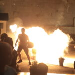 Επεισόδια στο Σύνταγμα μετά τη συγκέντρωση για τα Τέμπη – Έπεσαν μολότοφ