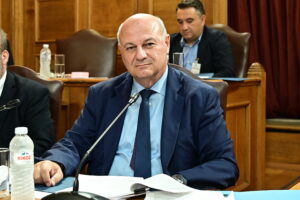 Κώστας Τσιάρας