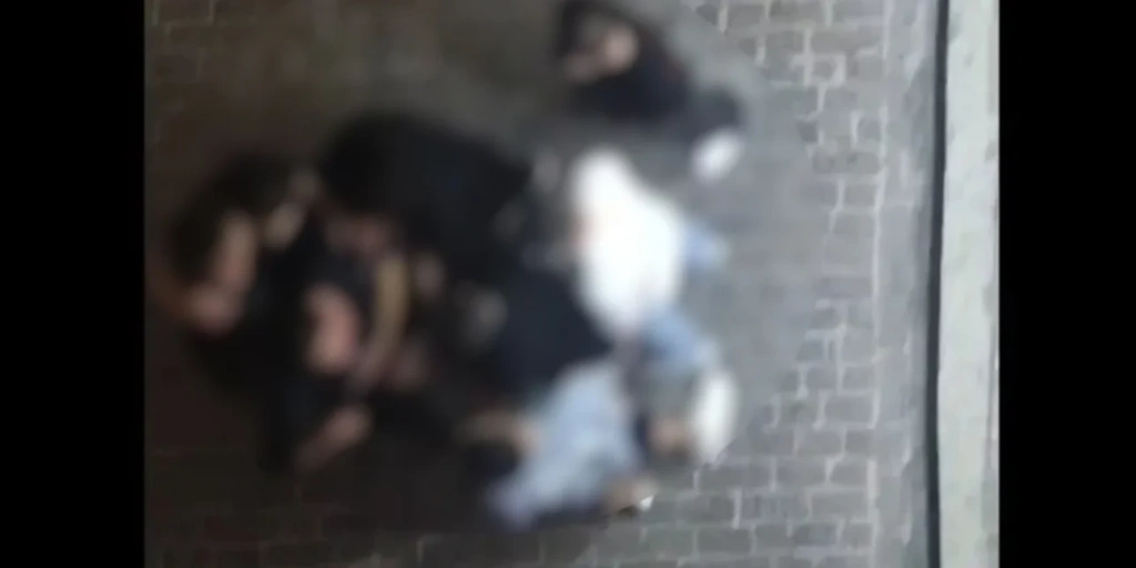 Άγρια συμπλοκή νεαρών στο Ρέθυμνο: «Χτύπησαν παιδί με το κεφάλι πάνω σε βιτρίνα καταστήματος»